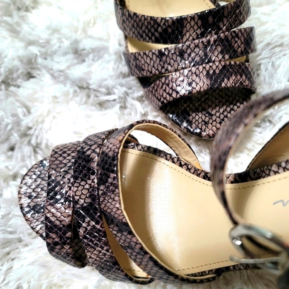 Marc Fisher Faux Snake Skin Cork Heels Size 6M - Picture 1 of 9